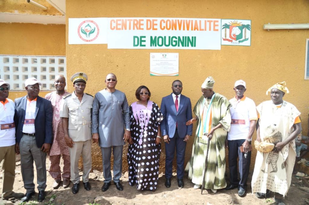 Côte d’Ivoire-AIP/ Le ministre Bruno Koné inaugure le nouveau centre de convivialité de Mougnini