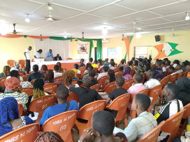 Côte d’Ivoire-AIP/La 2e édition de la foire de l’emploi attire massivement les jeunes en quête d’emploi à Bouna