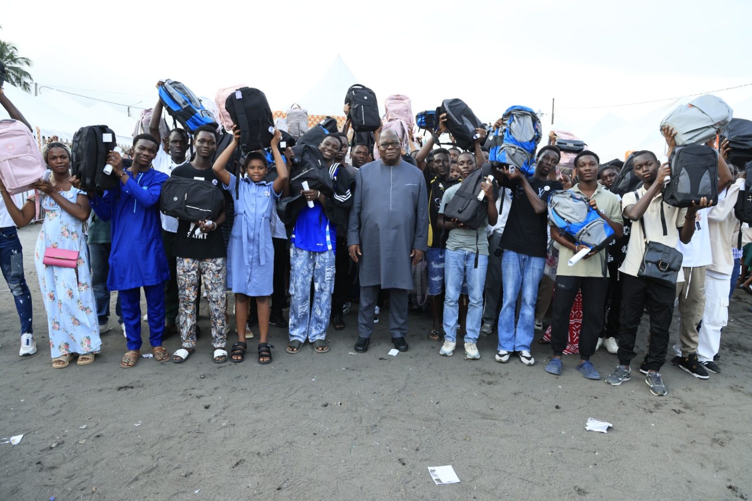 Côte d’Ivoire – AIP/ Laurent Tchagba célèbre l’excellence scolaire en récompensant 1 000 élèves de Marcory