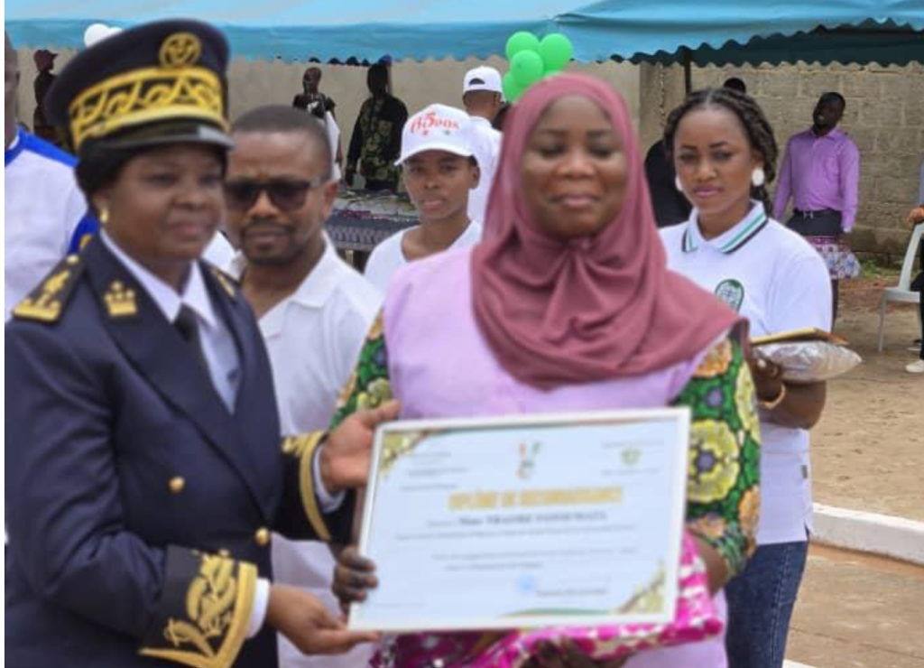 Côte d’Ivoire-AIP/ Une sage-femme distinguée à Tafiré pour son professionnalisme et son humanité