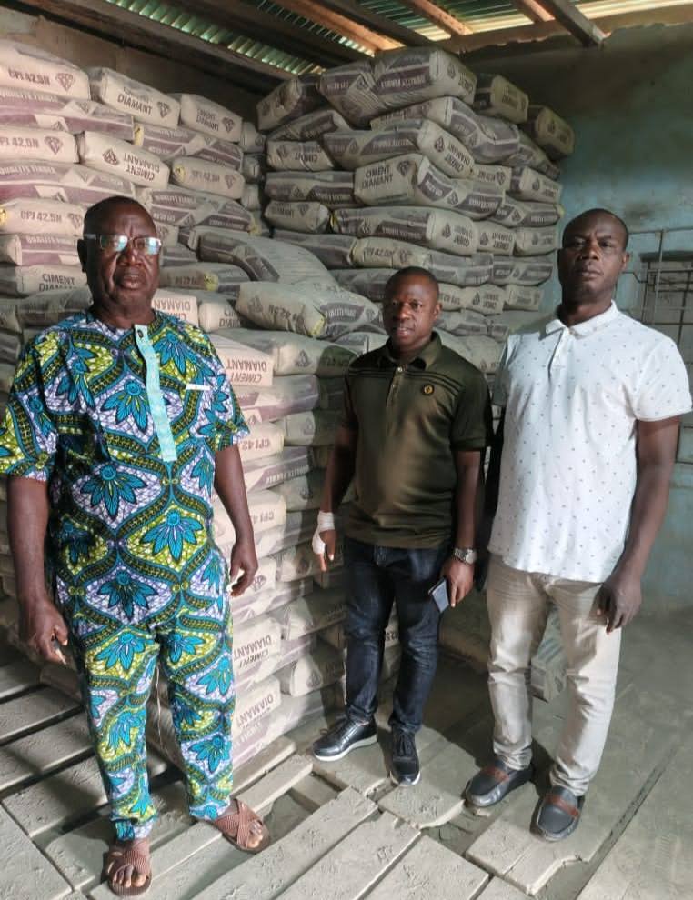 Côte d’Ivoire – AIP/ Le maire de Bondoukou offre 25 tonnes de ciment à quatre villages voisins pour la construction d’écoles maternelles