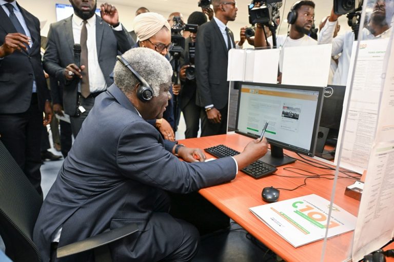 AIP/ Le Premier ministre appelle les Ivoiriens à ne pas relayer les infox via le centre d’appel gouvernemental “ALLO 101”