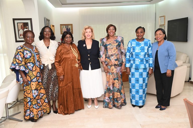 Côte d’Ivoire-AIP/ Audience : la présidente du Sénat Kandia Camara salue le soutien de la Première dame à l’action du chef de l’État