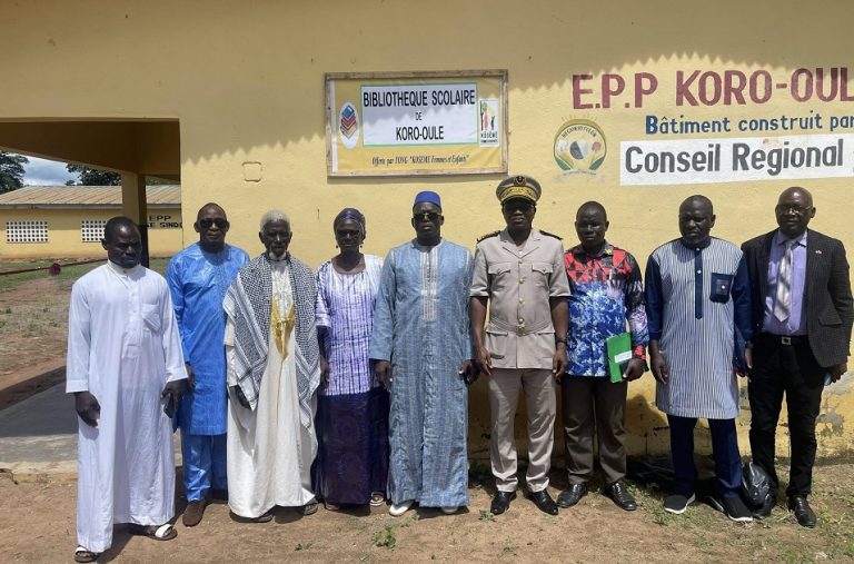 Côte d’Ivoire-AIP/ L’ONG Kosêmê offre une bibliothèque et des bourses scolaires aux élèves de Koro-Oulé