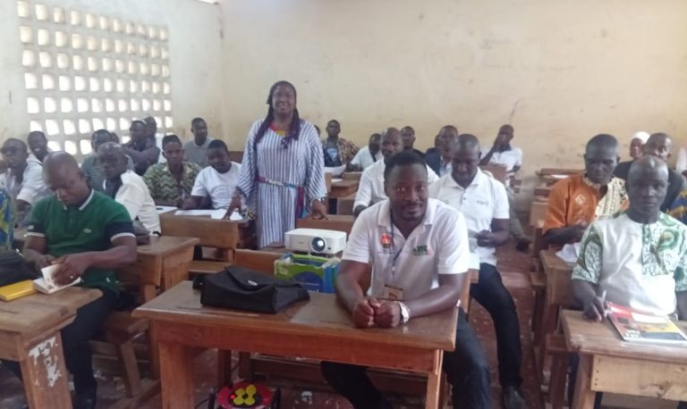 Côte d’Ivoire- AIP/ Présidentielle 2025 : les commissaires CEI de M’Bahiakro formés sur le mode opératoire de la distribution des cartes d’électeurs