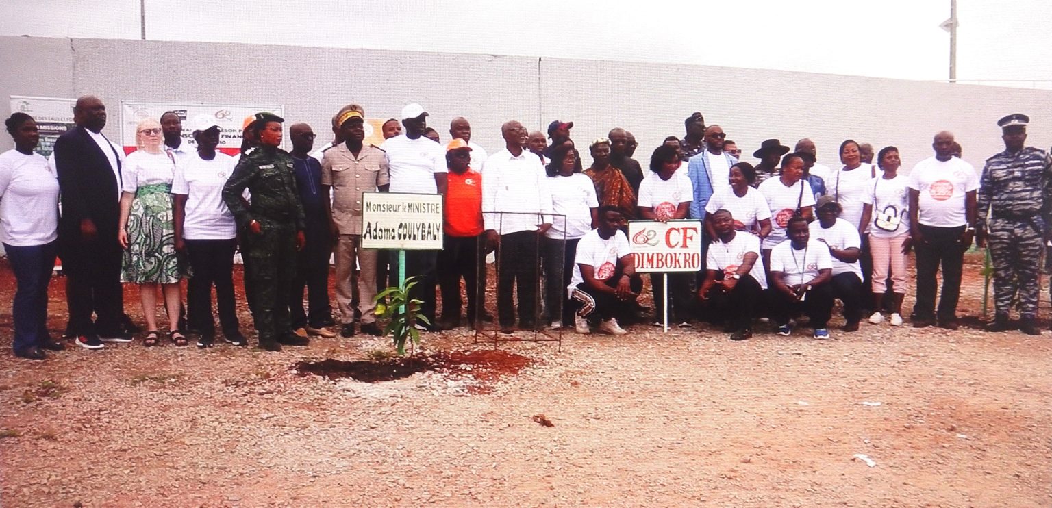 Côte d’Ivoire – AIP / An 62 du Trésor public : la circonscription financière de Dimbokro (CFD) initie un planting d’arbres