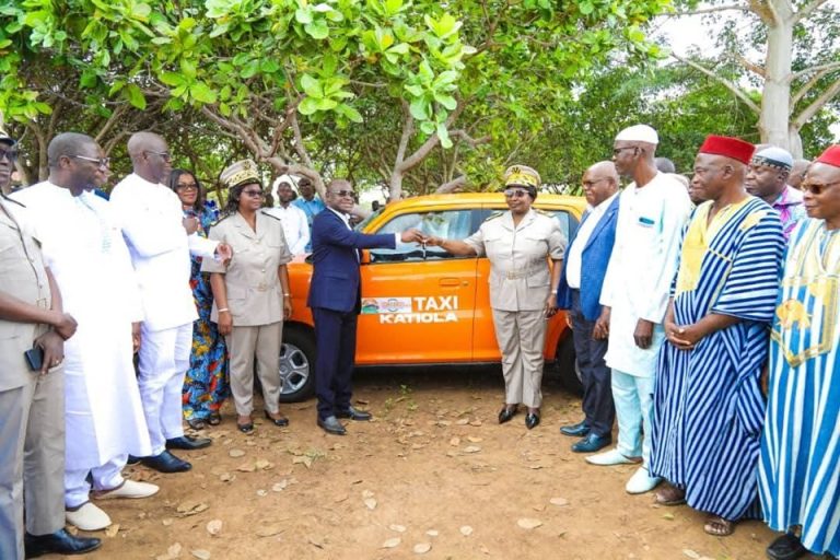 Côte d’Ivoire-AIP/ Trente taxis pour mobiliser le transport urbain à Katiola, Niakara et Dabakala