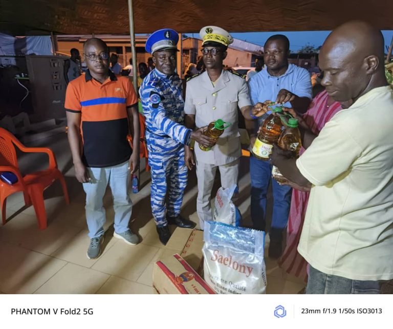 Côte d’Ivoire – AIP / Soutien du gouvernement aux déplacés de Soko suite à un conflit de chefferie au Ghana Les dons du sous- préfet aux ressortissants ghanéens à Soko