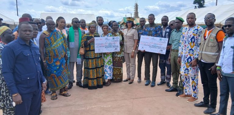Côte d’Ivoire-AIP / Le maire de Bondoukou apporte un appui de 15 millions FCFA aux projets agricoles des femmes et des jeunes du quartier Zanzan