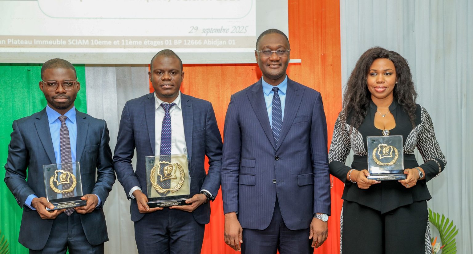 Côte d’Ivoire-AIP/Portefeuille de l’État : le ministre Moussa Sanogo récompense les lauréats classés 2ᵉ et 3ᵉ du prix national d’excellence 2025 de son département