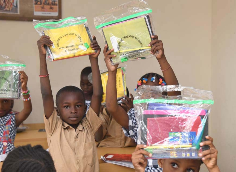 operation de distribution de kits scolaires-06
