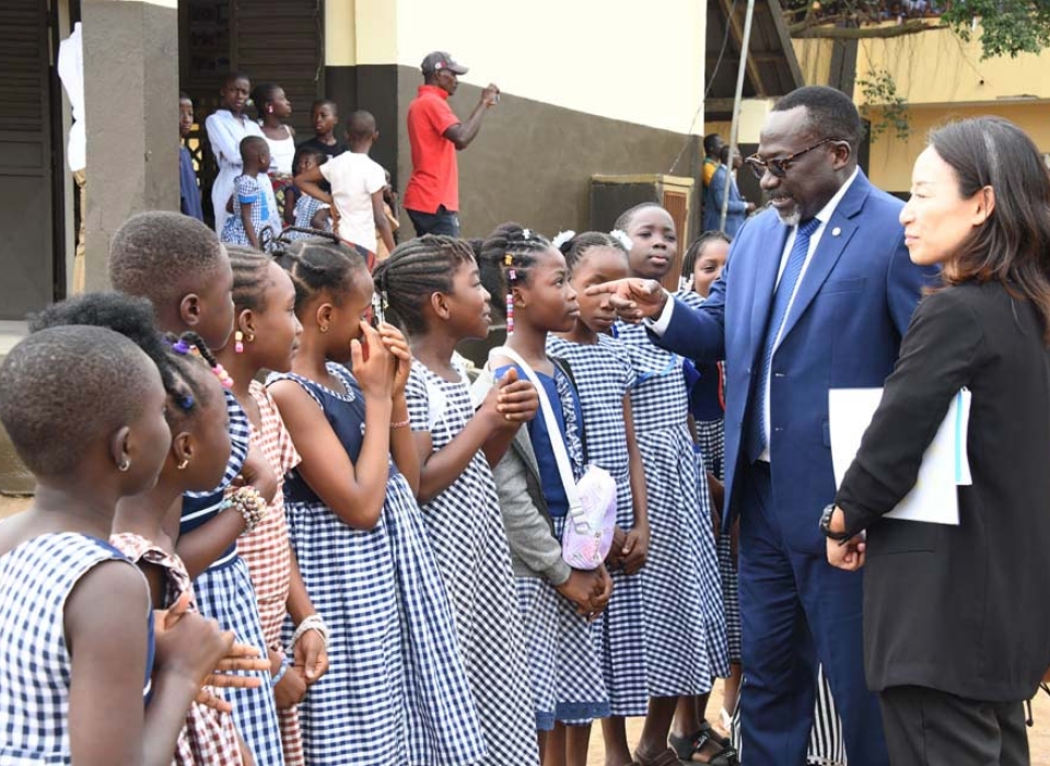 operation de distribution de kits scolaires-09