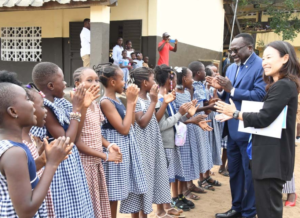 operation de distribution de kits scolaires-11