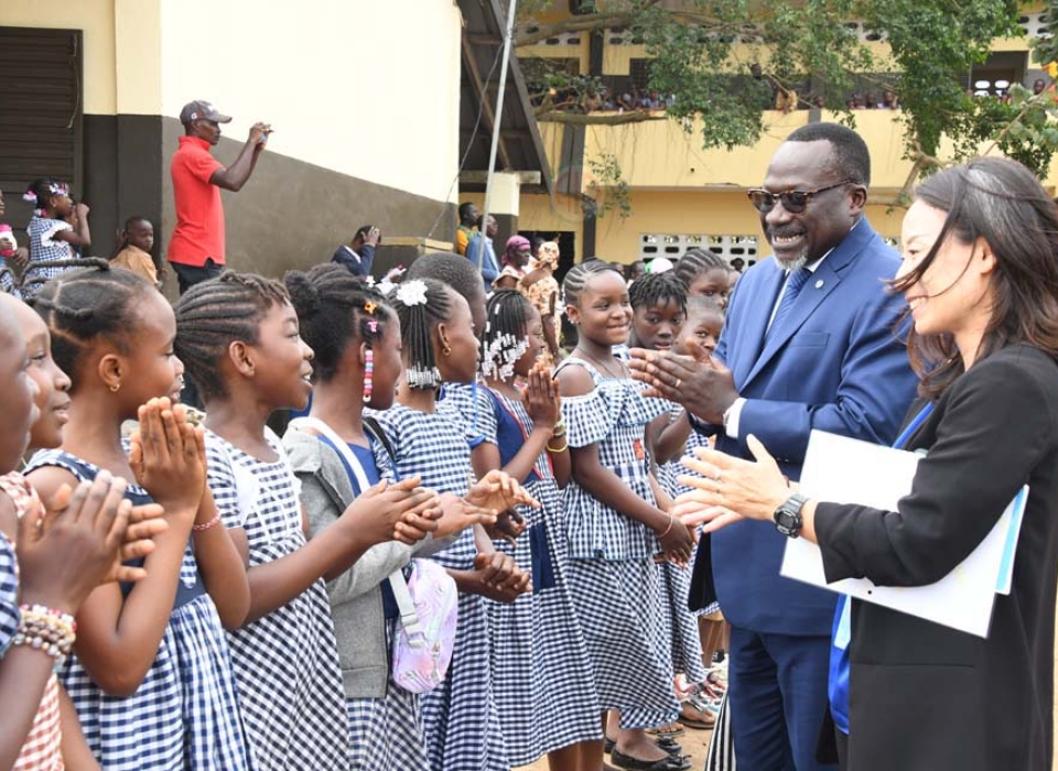 operation de distribution de kits scolaires-12