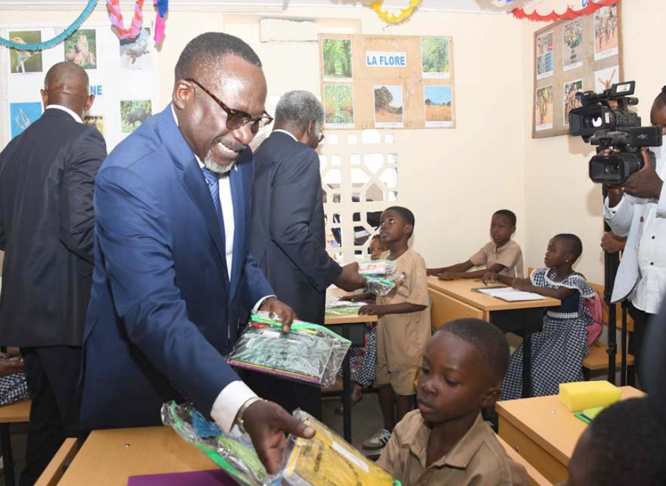 operation de distribution de kits scolaires-26