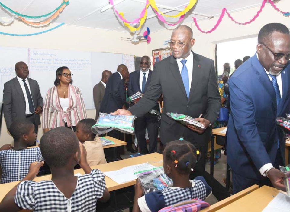 operation de distribution de kits scolaires-27