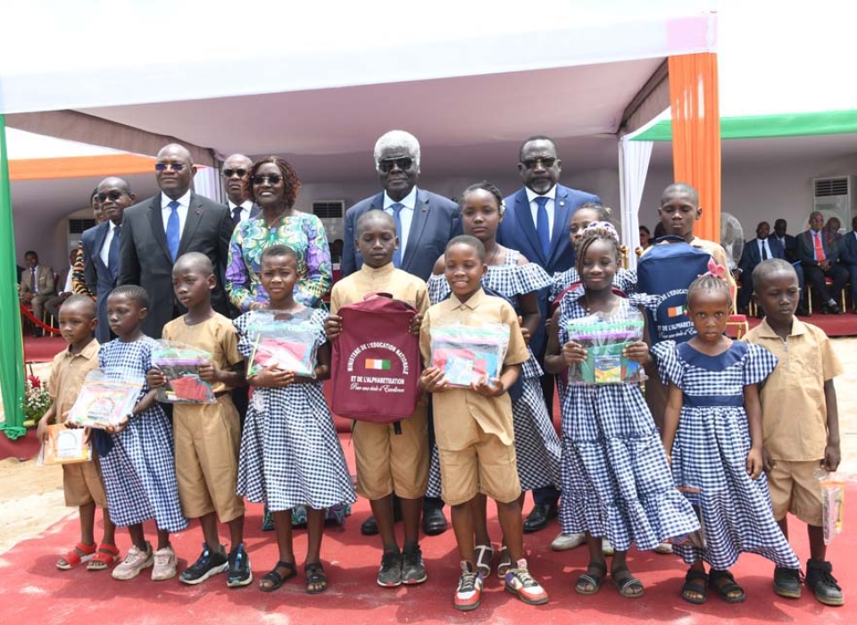 operation de distribution de kits scolaires-32