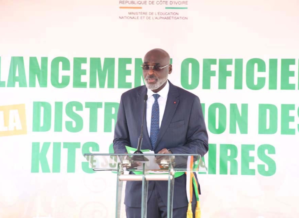 operation de distribution de kits scolaires-49