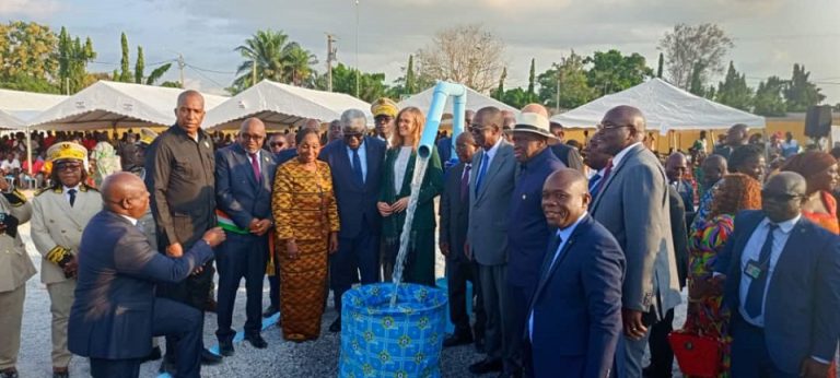 Côte d’Ivoire-AIP/ Le Premier ministre Beugré Mambé ouvre les vannes du renforcement en eau potable à Toumodi