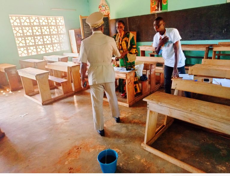 Côte d’Ivoire – AIP / Présidentielle 2025 : une participation limitée des représentants des candidats dans les bureaux de vote à Sandégué