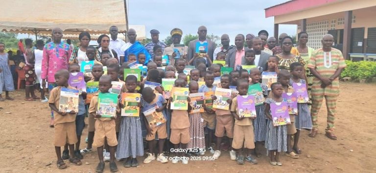 Côte d’Ivoire-AIP/ Lancement à l’EPP Gogonouan de la distribution de manuels scolaires aux écoliers de la sous-préfecture de Dibri-Asrikro