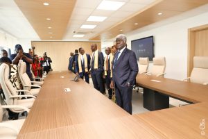 Le PM Beugré Mambé très satisfait de l'architecture du bâtiment.