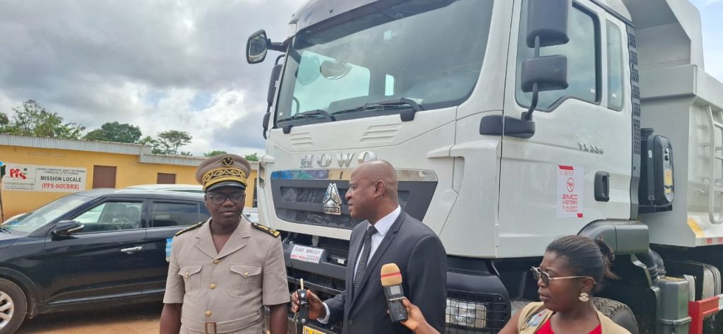 Côte d’Ivoire-AIP / La mairie de Soubré renforce son service technique avec un nouveau camion benne