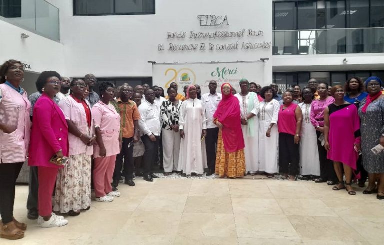Côte d’Ivoire-AIP/ Octobre Rose: le FIRCA offre une séance de sensibilisation et de dépistage de cancers « féminins » à son personnel