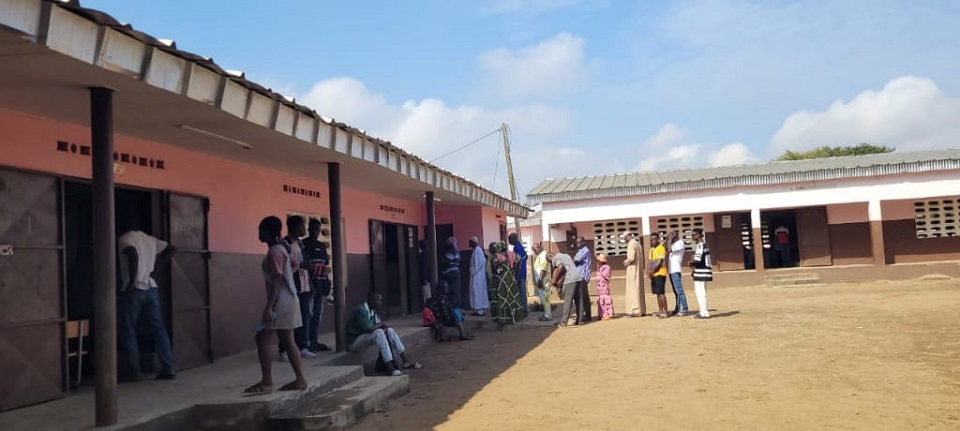 Côte d’Ivoire-AIP/ Présidentielle: les électeurs convergent vers le centre de vote EPP Agbékoi