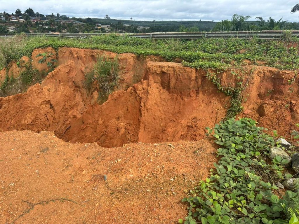 Côte d’Ivoire-AIP/ Un éboulement menace la route A100 reliant Abidjan à Noé