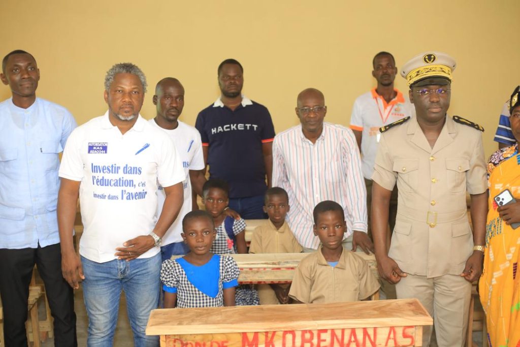 Côte d’Ivoire-AIP / Un exploitant minier offre un bâtiment de trois classes au village de Pangbankouamékro