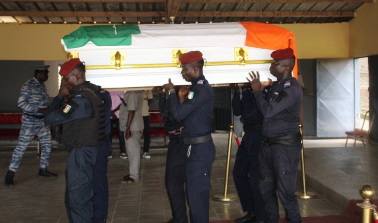 Côte d’Ivoire-AIP/Hommage à l’officier de gendarmerie victime d’une attaque lors d’une mission de sécurisation à Grand-Yapo