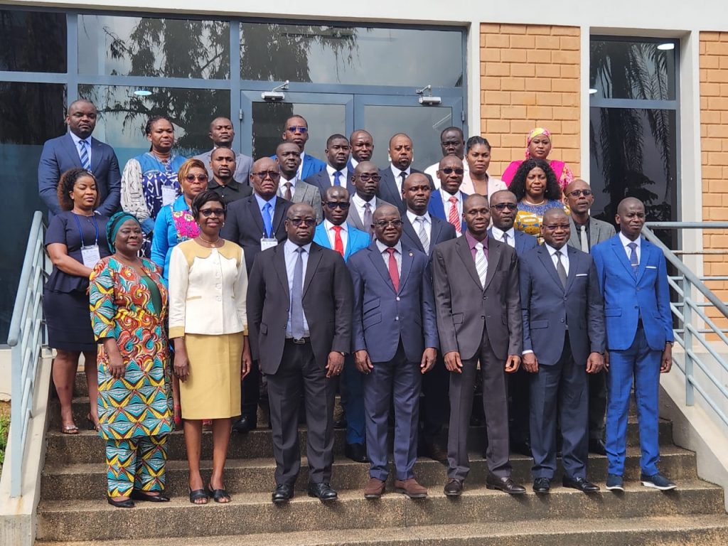 Côte d’Ivoire-AIP / Des magistrats et greffiers se forment aux nouvelles législations