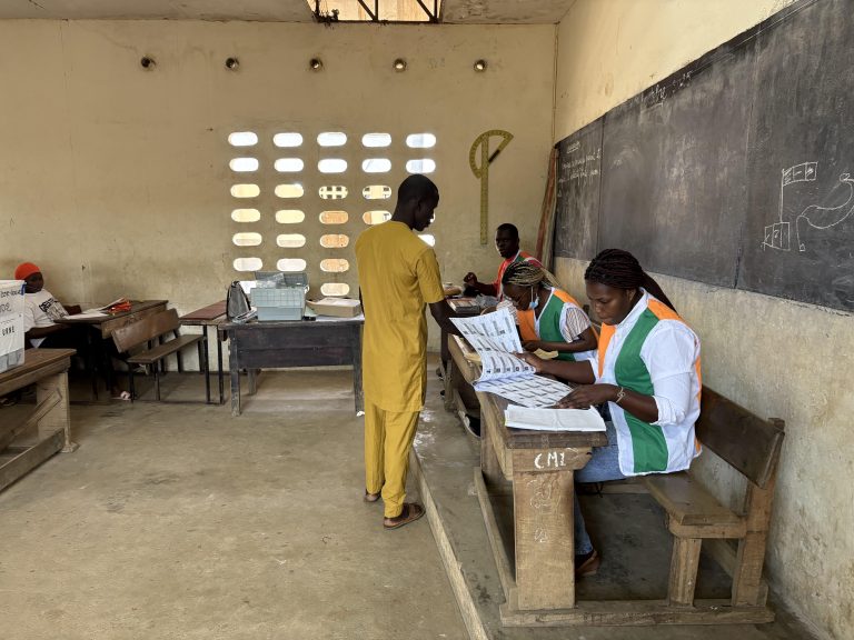 Côte d’Ivoire-AIP/ Présidentielle 2025: le vote se déroule dans le calme à Attécoubé et Williamsville