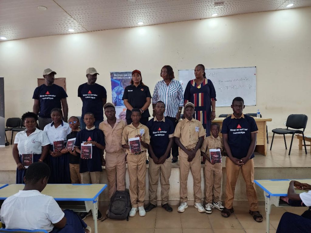 Côte d’Ivoire-AIP/ 467 élèves du lycée d’excellence d’Agboville sensibilisés à l’usage responsable des réseaux sociaux
