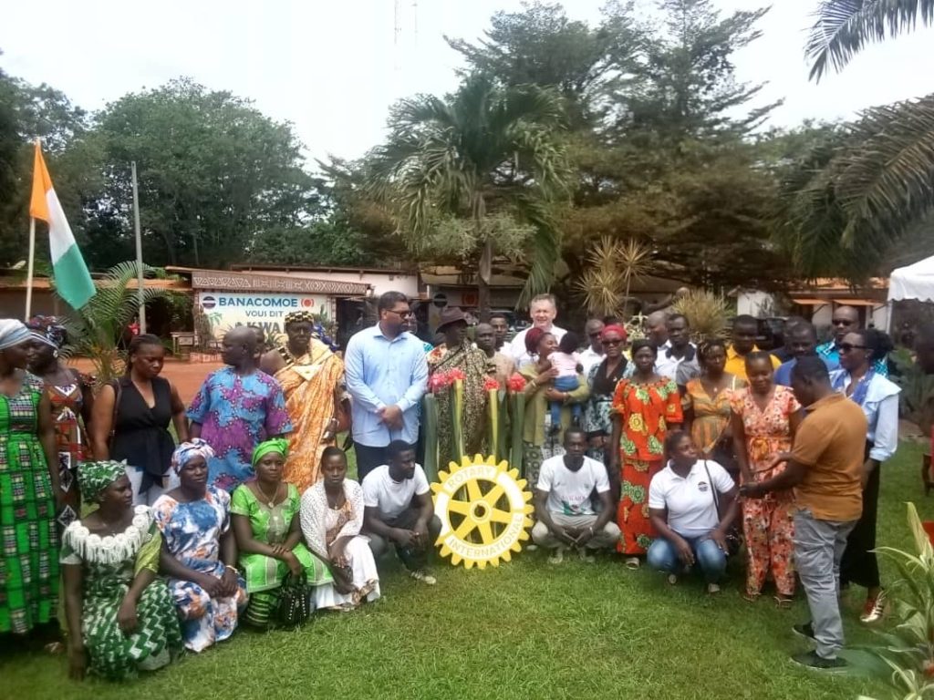 Côte d’Ivoire – AIP / Plus de 16 millions F CFA octroyés par le Rotary Club pour des projets communautaires à Adikokoi