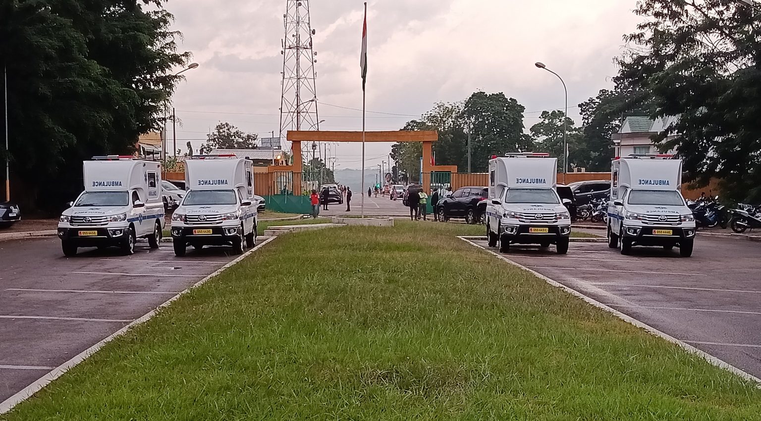 Côte d’Ivoire – AIP / Le maire Adama Coulibaly offre quatre ambulances médicalisées à des structures sanitaires de Dimbokro
