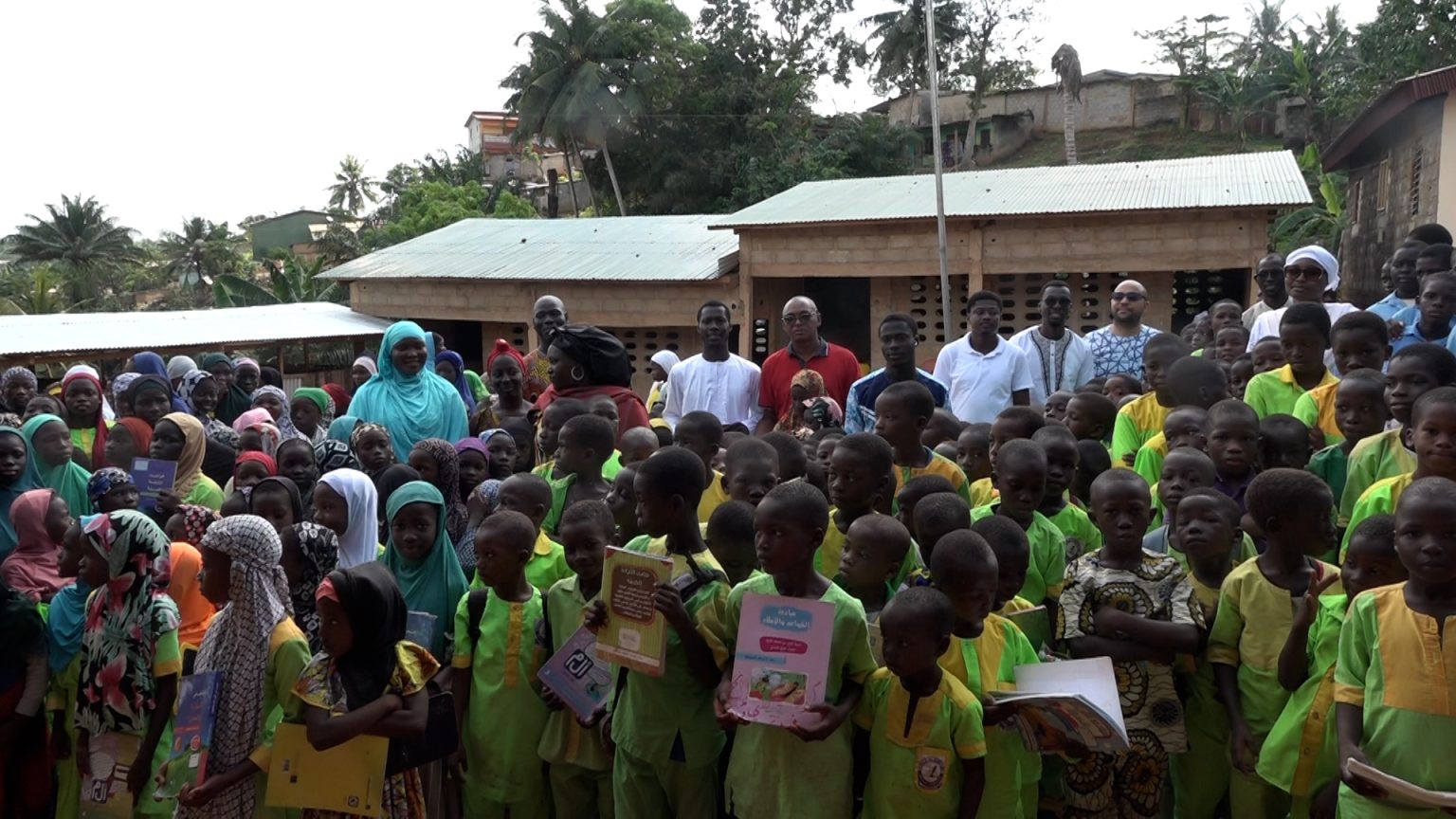 Côte d’Ivoire-AIP/ Une association offre 3000 manuels à trois écoles franco-arabes à Aboisso