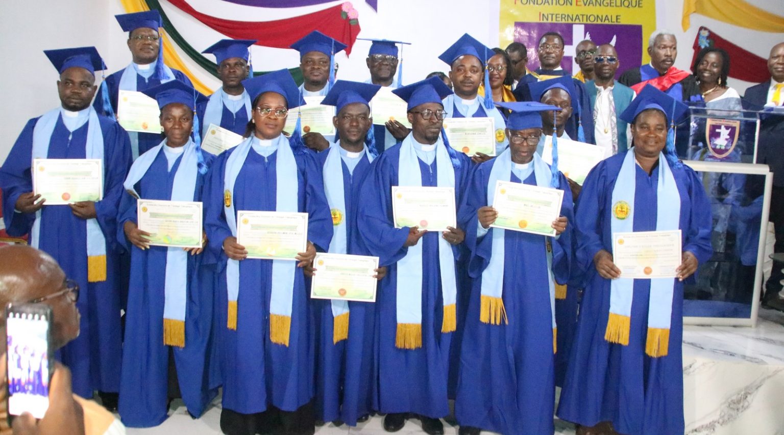 Côte d’Ivoire – AIP / L’IUEBA célèbre la graduation de 13 serviteurs de Dieu