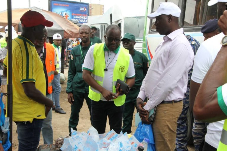 Côte d’Ivoire-AIP/Les acteurs des gares routières d’Adjamé et Yopougon sensibilisés à la propreté de leur cadre de travail
