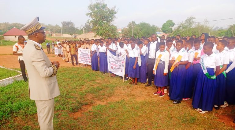 Côte d’Ivoire – AIP/ Le préfet de Sandégué exhorte les parents à assurer la scolarisation continue des jeunes filles
