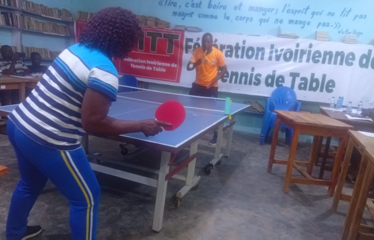 Côte d’Ivoire – AIP/ Des élèves et enseignants formés pour l’implantation du tennis de table à M’Bahiakro