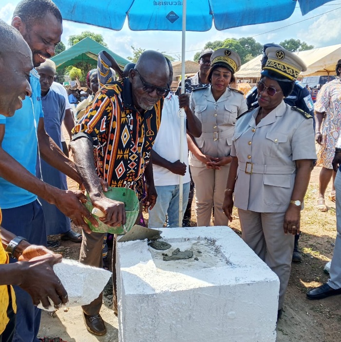 Côte d’Ivoire – AIP / Pose de la première pierre de l’école maternelle et primaire de Kouakoukrakro-Koun-Ahounzi