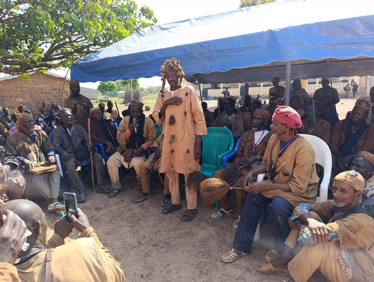 Côte d’Ivoire-AIP/ Le nouveau chef des Dozos présenté aux membres du Conseil national Binkadi Vandougou