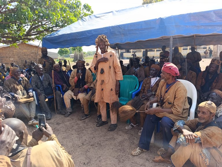 Côte d’Ivoire-AIP/ Le nouveau chef des Dozos présenté aux membres du Conseil national Binkadi Vandougou