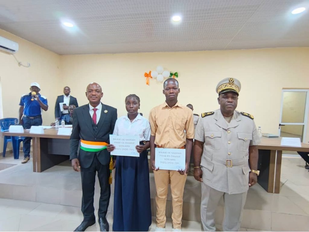 Côte d’Ivoire-AIP/ Plus de 100 élèves de la commune de Nassian bénéficient de prises en charge scolaires offertes par le maire