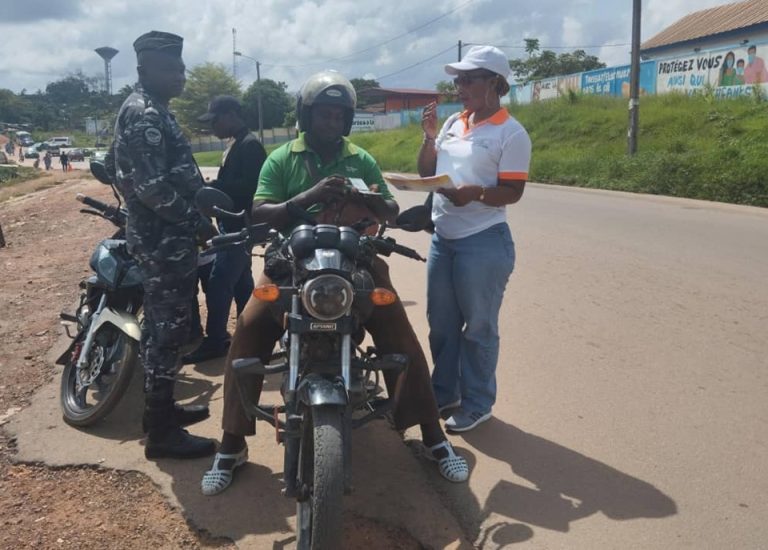 Côte d’Ivoire – AIP / Des conducteurs de véhicules d’Agboville informés sur l’importance de l’éclairage et des signaux sur la route