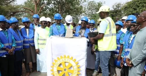 Côte d’Ivoire-AIP/ Pose de la première pierre du centre multimédia Kobenan Kouassi Adjoumani au lycée moderne de Bondoukou