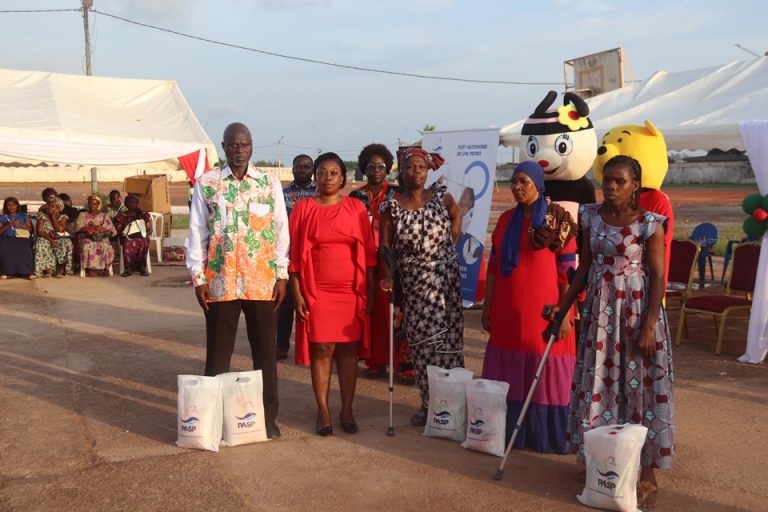 Côte d’Ivoire-AIP / Le port autonome de San Pedro soutient 130 enfants et des familles vulnérables pour la célébration de Noël