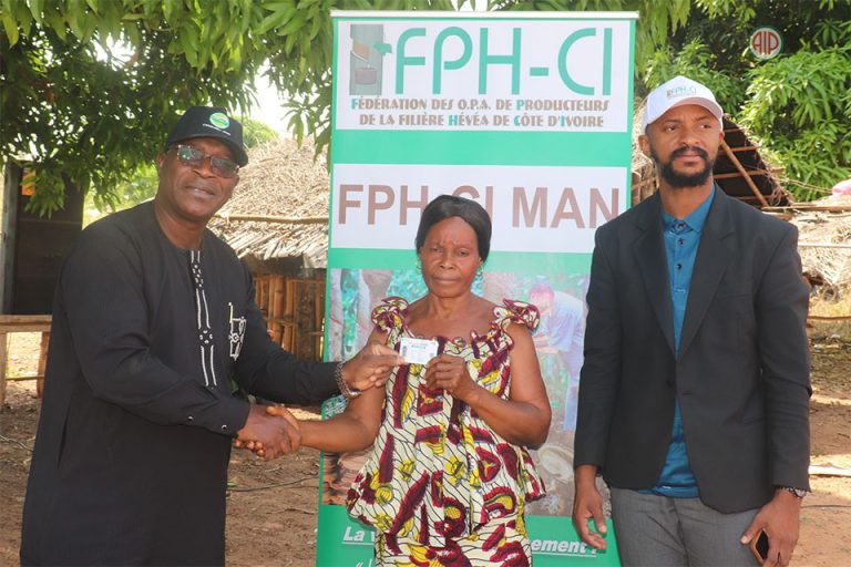 Côte d’Ivoire-AIP / La FPH-CI lance la distribution des cartes de membre dans le secteur de Man